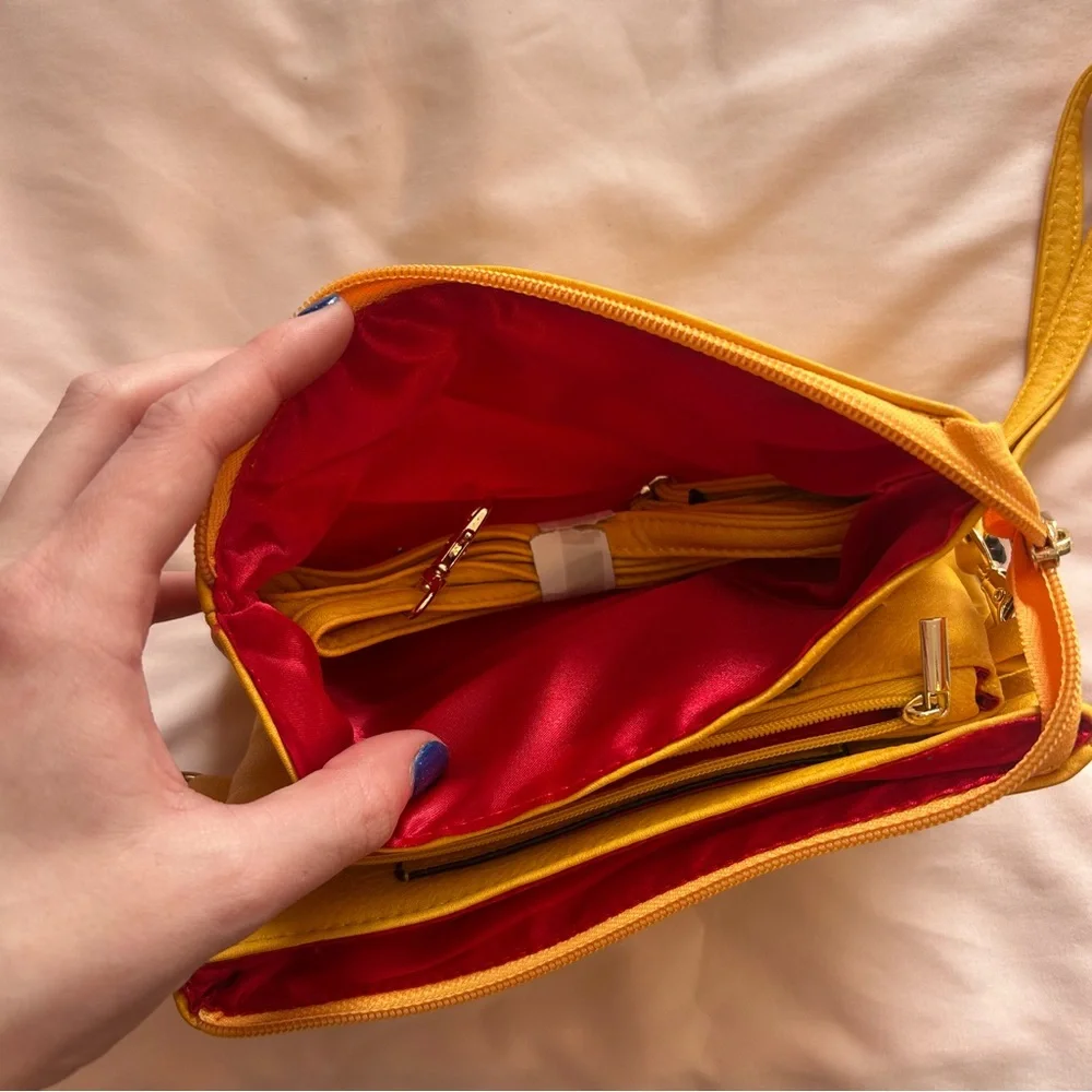 Yellow LA2LA Purse/Wristlet – Never Used